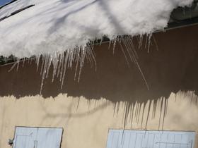 Des stalactites qui défient les lois de la gravité!