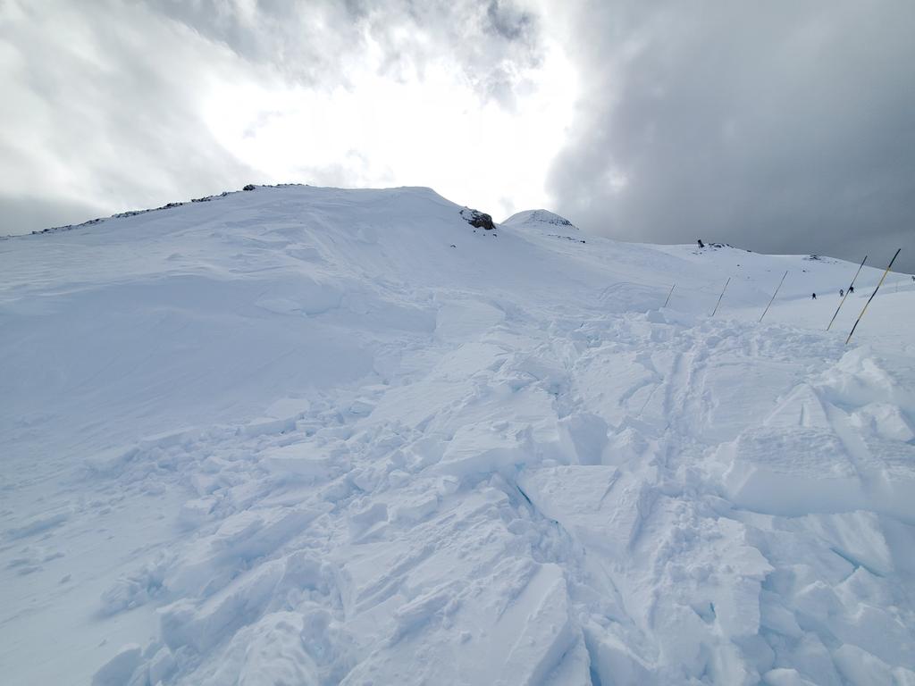 Coulée sur la piste d'accès-Toura