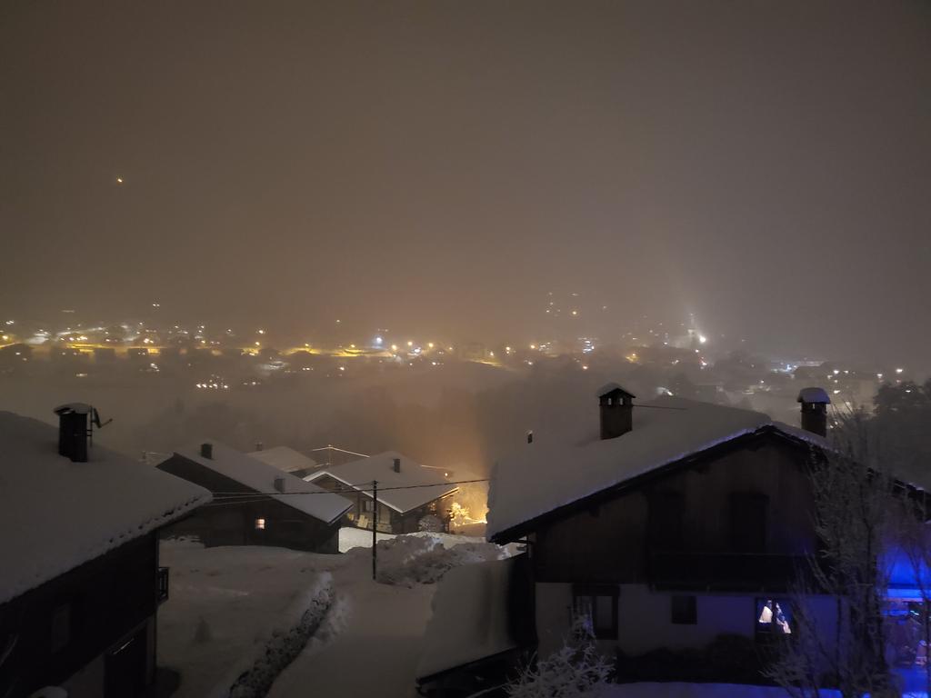 Arêches by night