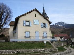 Mont-Saint-Martin: cadran solaire sur la mairie, attenante à l'église