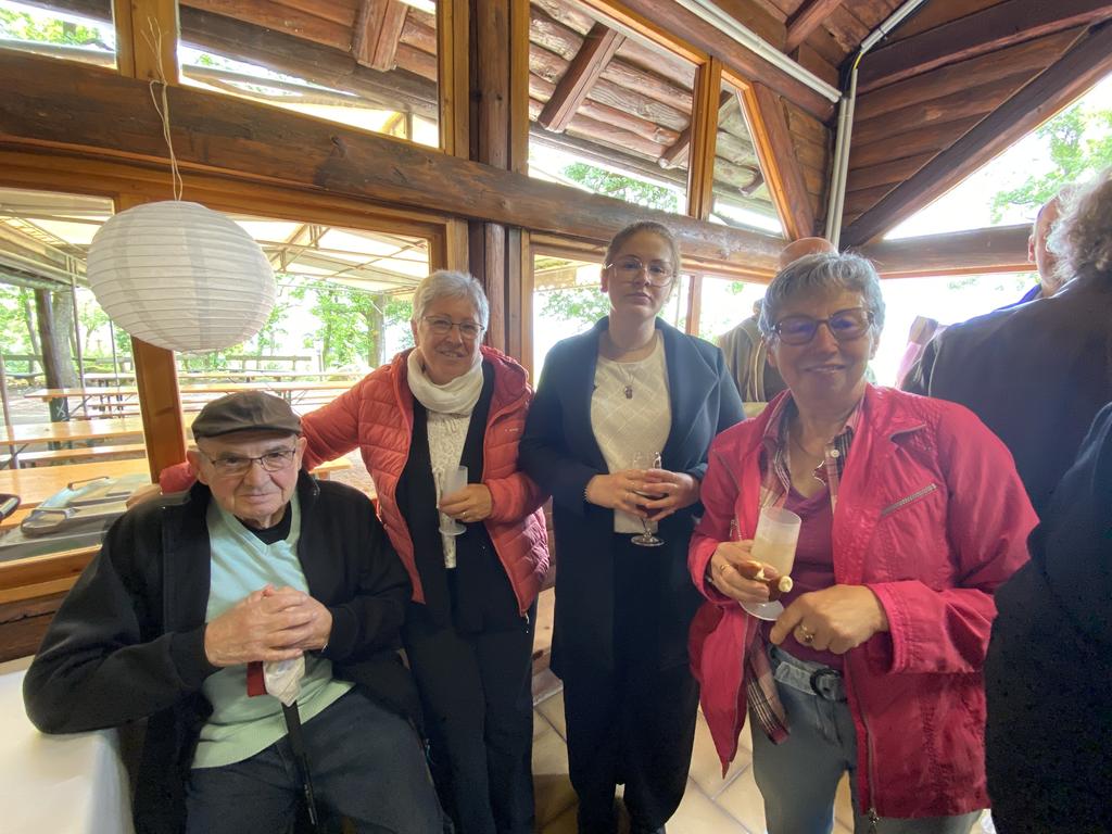 Alfred, Heidi, Ella et Evelyne