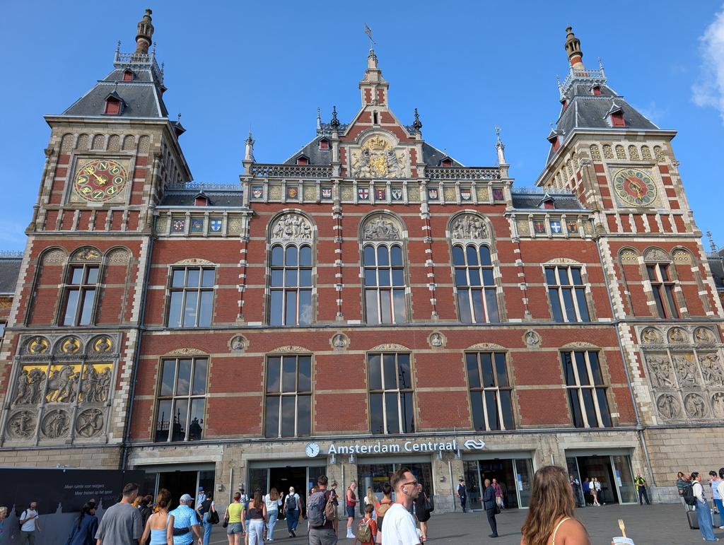 Amsterdam Centraal...