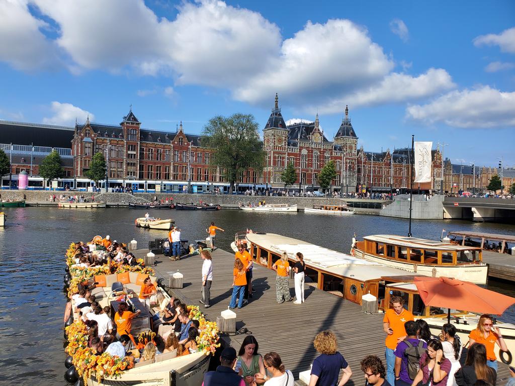 Le départ des tours en bateau