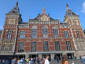 Amsterdam Centraal...