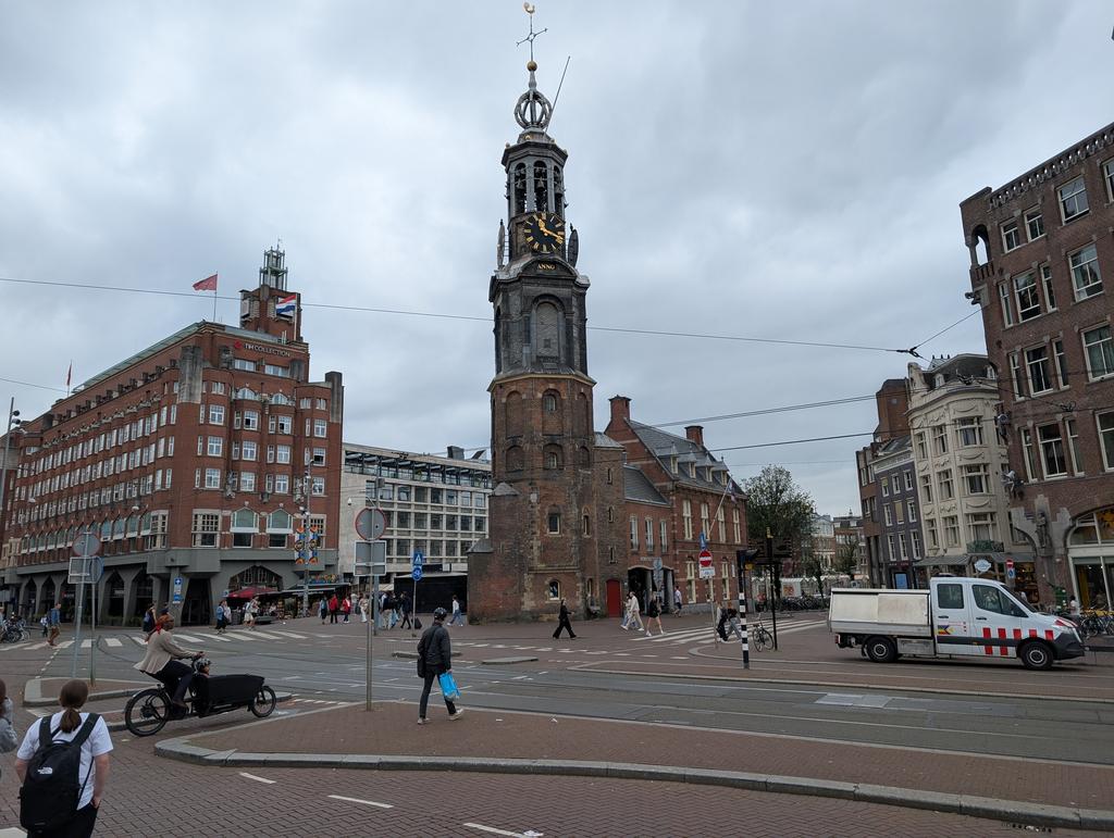 Munttoren (tour de la Monnaie)