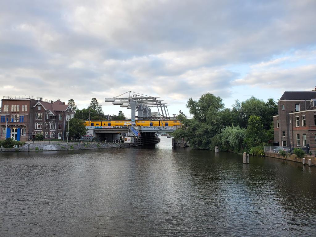 Pont-levis pour train