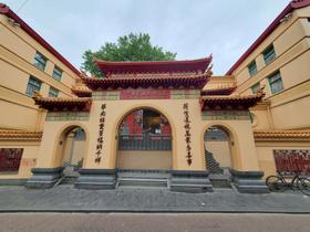 Temple bouddhiste (le plus grand d'Europe)