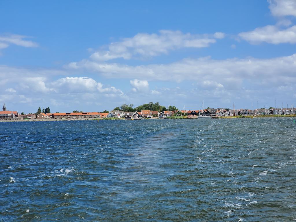 En quittant le port de Marken