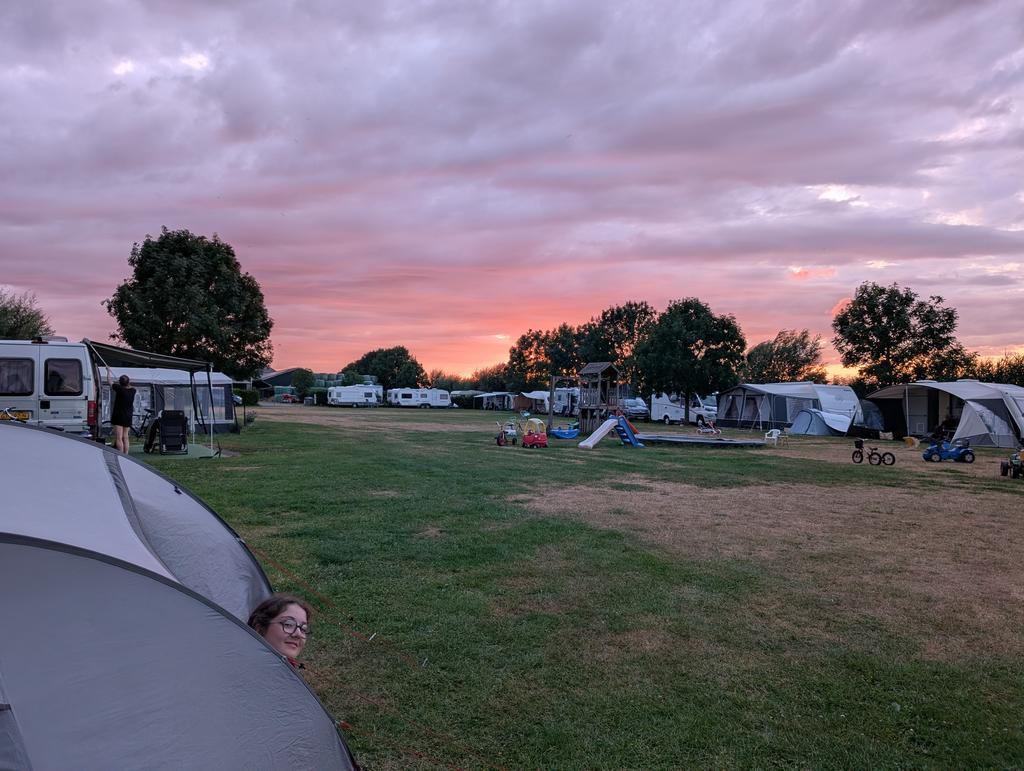 Coucher de soleil sur le camping