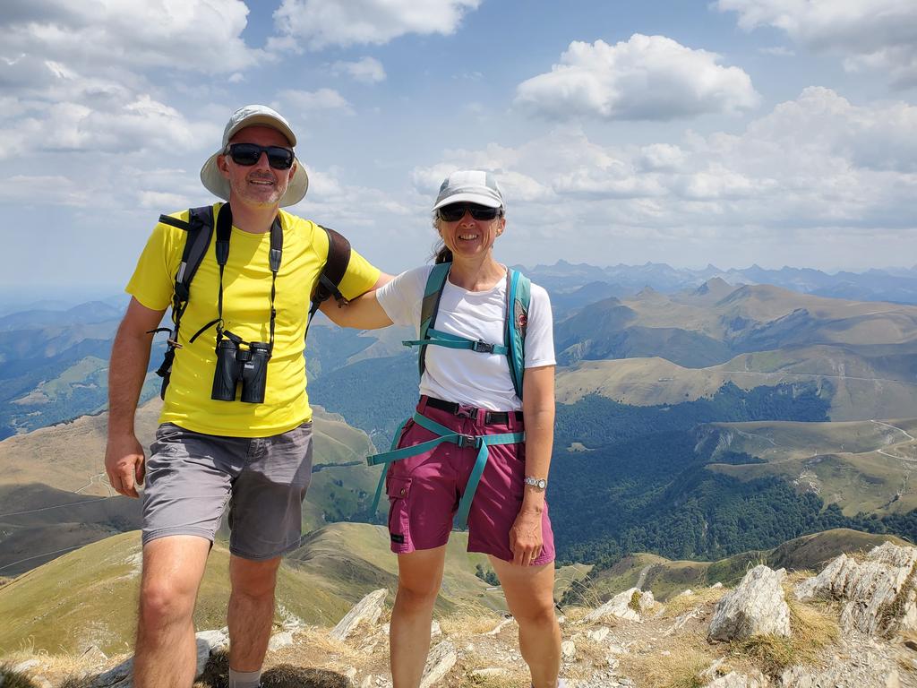 Jérôme et Isa au sommet du pic d'Orhi