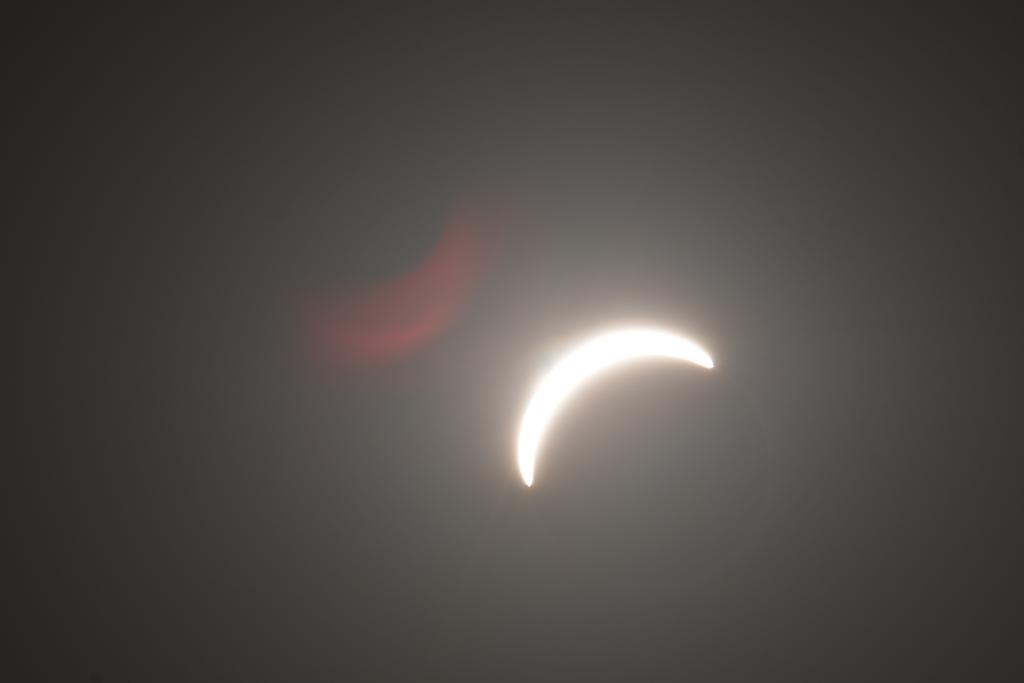 On voit l'ombre de la lune